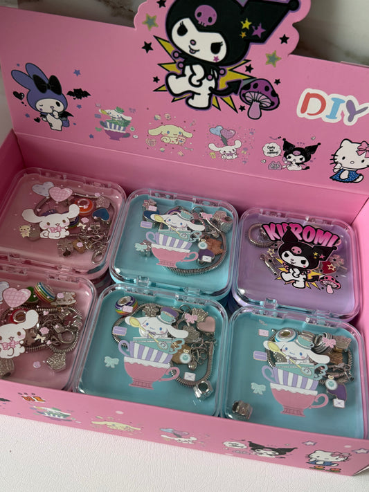 Kolorowa bransoletka z uroczymi zawieszkami!