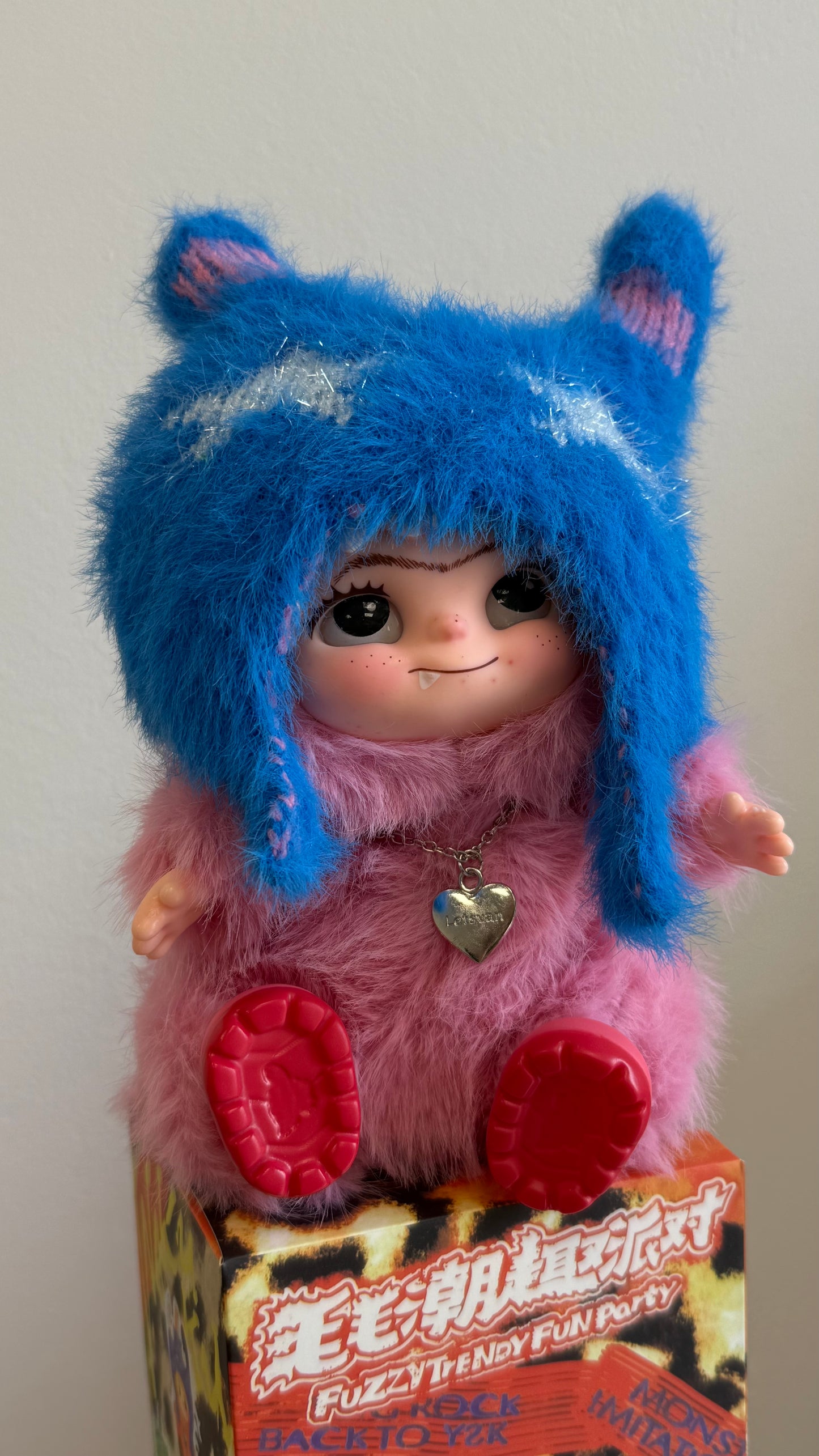 Figurka kolekcjonerska Cool Cool – Fuzzy Trendy Fun Party Wakuku