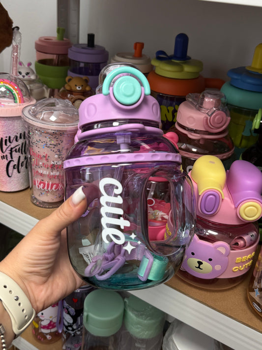 Butelka „Cute” z uchwytem i słomką