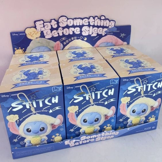 Pluszowy brelok Stitch w piżamce – wersja niespodzianka 💙🌙🍕