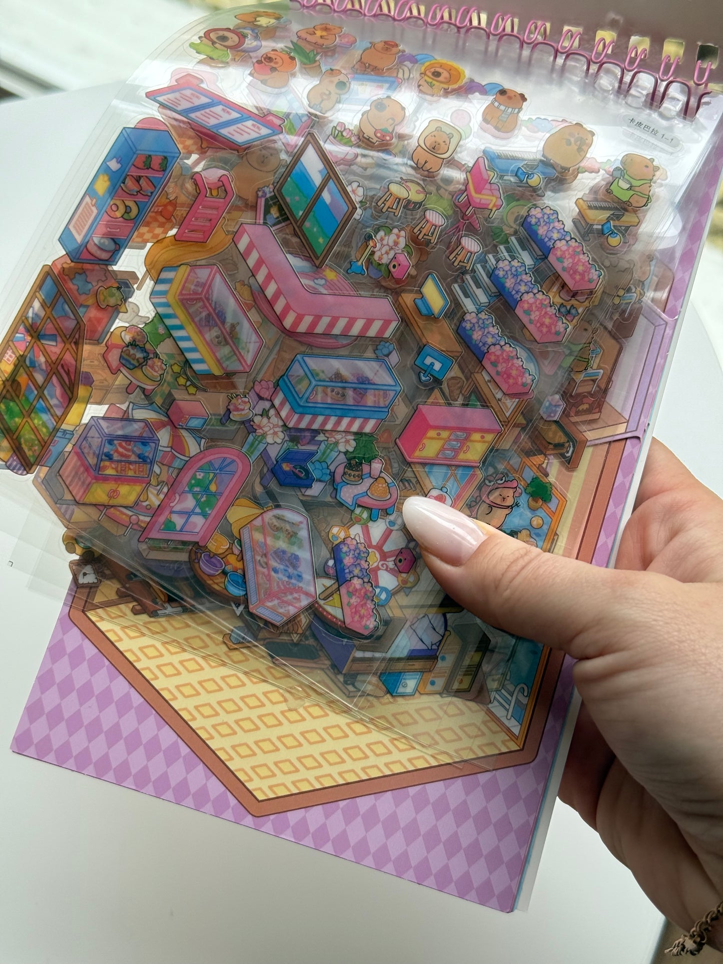 Domek do wyklejania z Kapibarą – zestaw z dodatkowymi dwoma piętrami