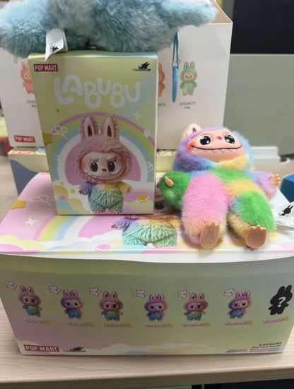 Kolorowy brelok niespodzianka – tęczowy V4 Labubu